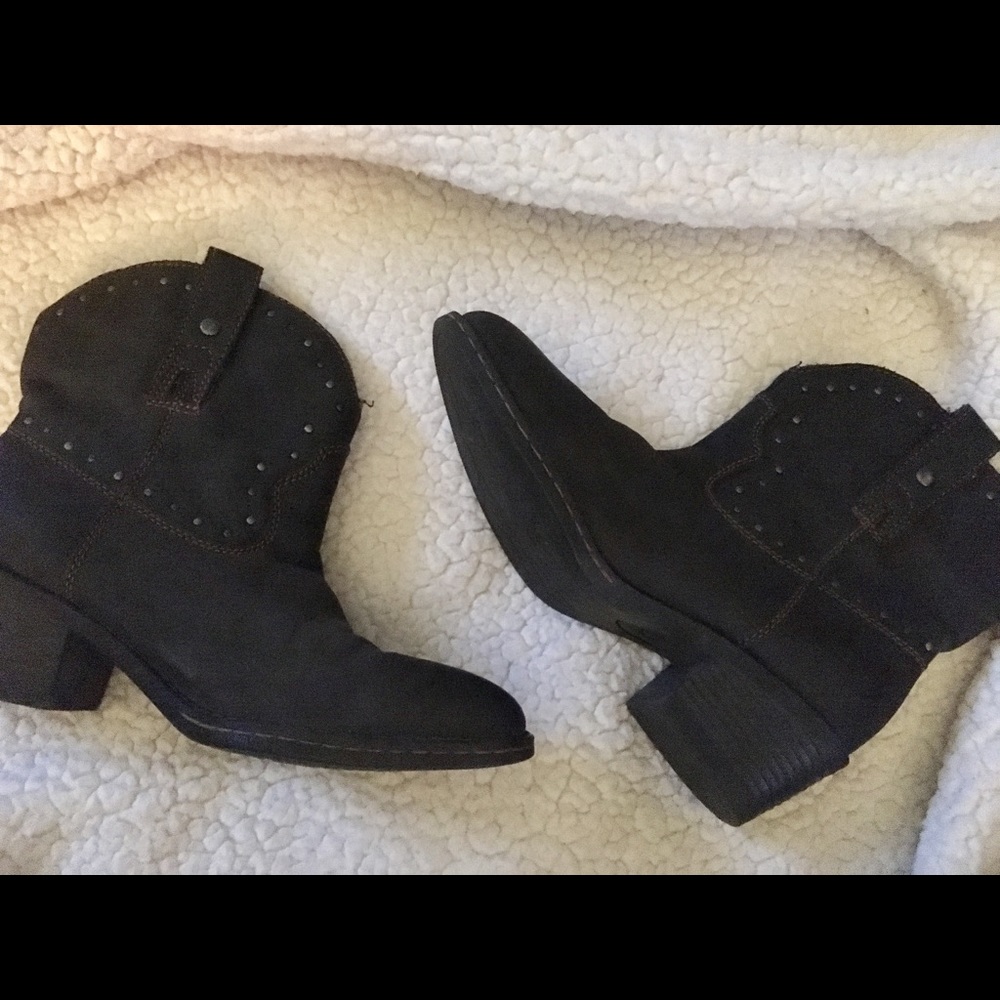 born boc leather pullon short boots 6.5m
